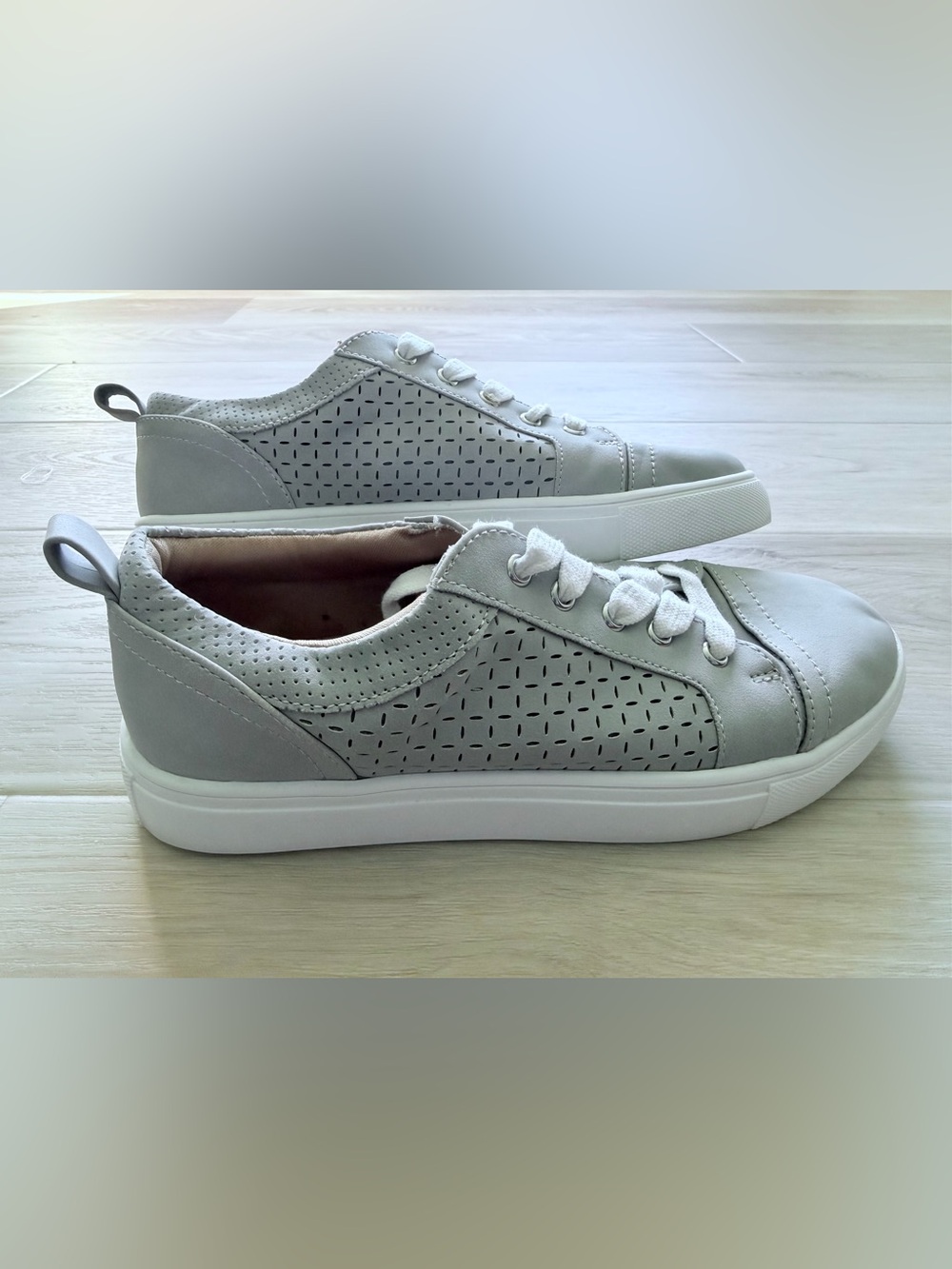 Dolce Vita Women's Adrift Casual Sneakers